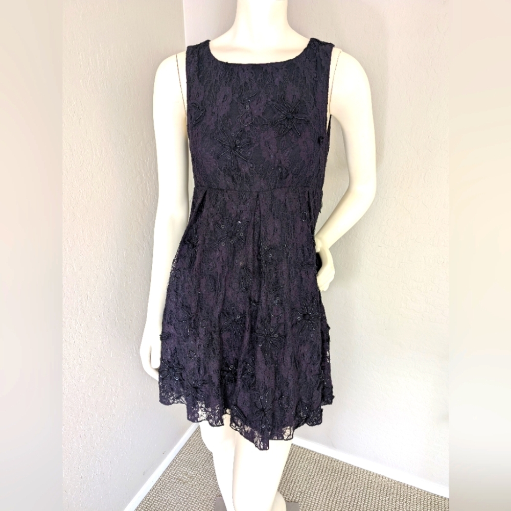 alice + olivia Lace Beaded Black Flare Party Dress - Perfect Condition! 🤩